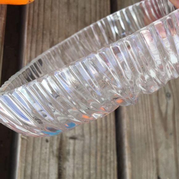 Vintage | Pressed Glass Leaf Trinket Dish - Picture 5 of 6